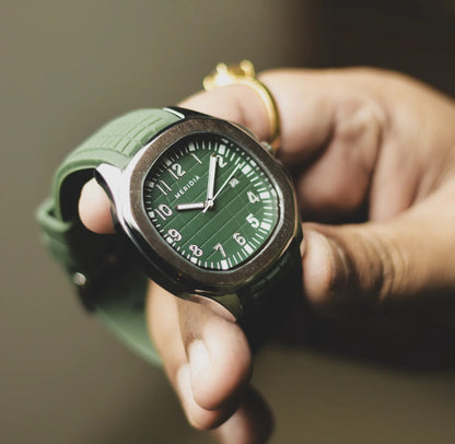 Silver Green Silicone Plated Round Dial Date Analog Watch For Men