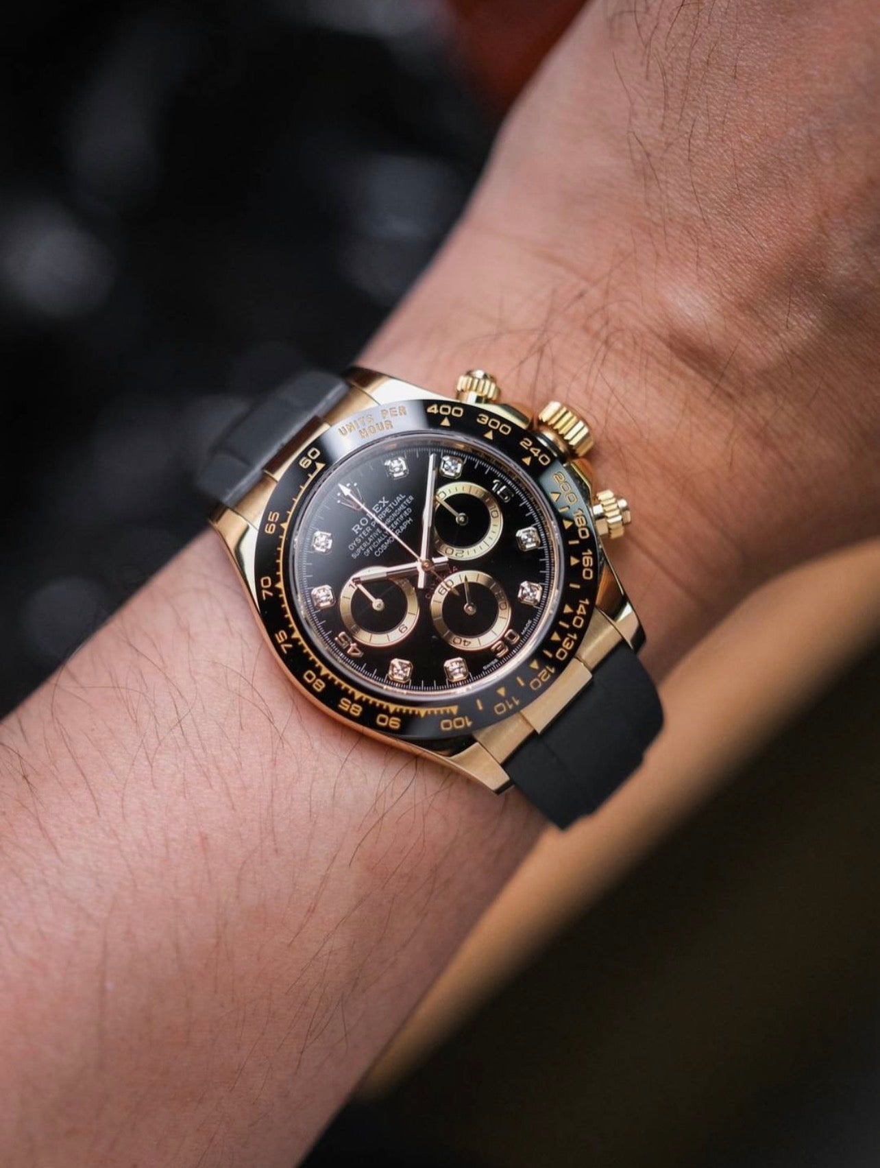 Black Gold Luxurious Daytona Chronograph Watch For Men ( Sg-12 )