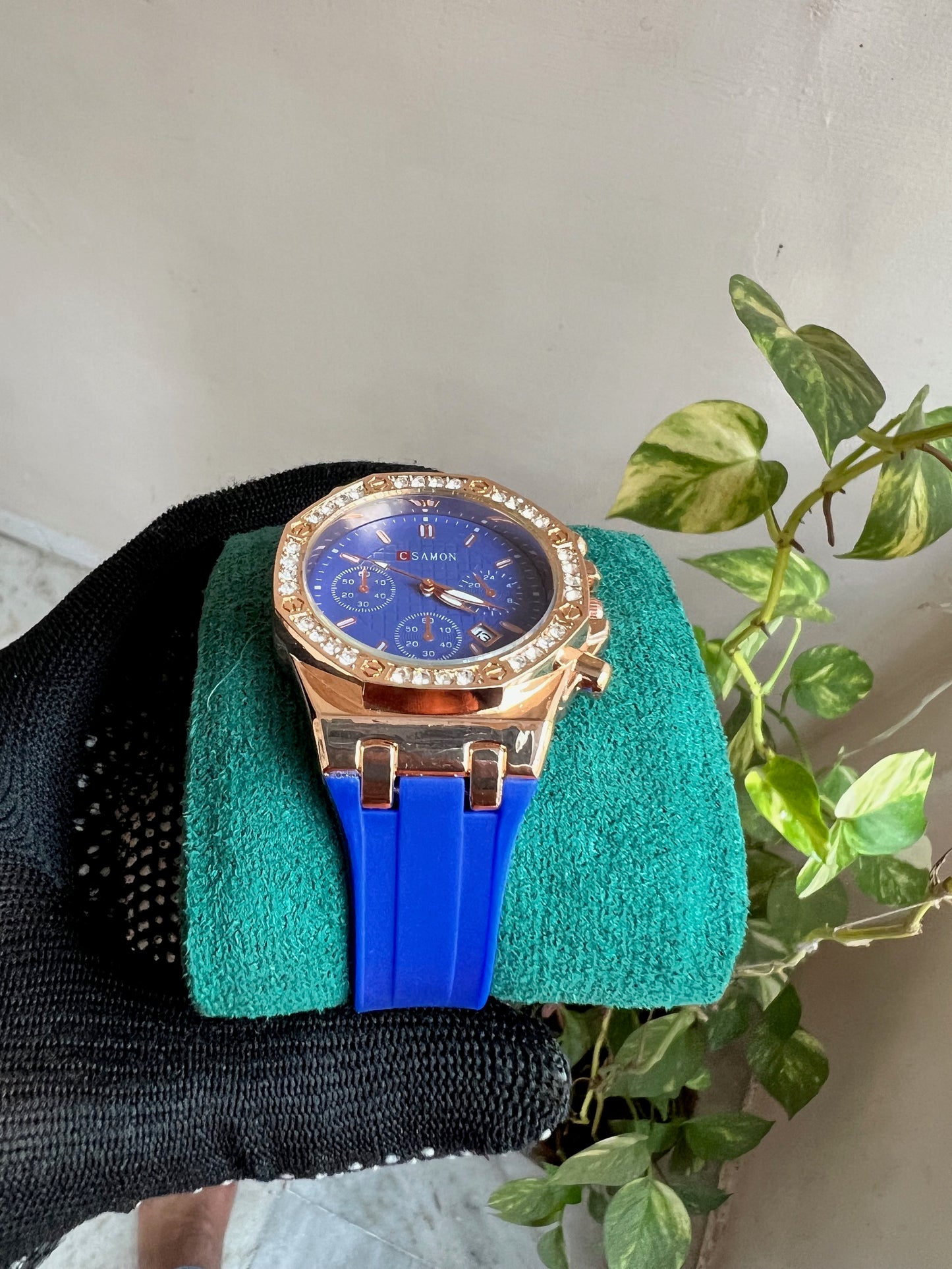 Blue  Silicone Plated Round Dial Date Analog Watch For Men