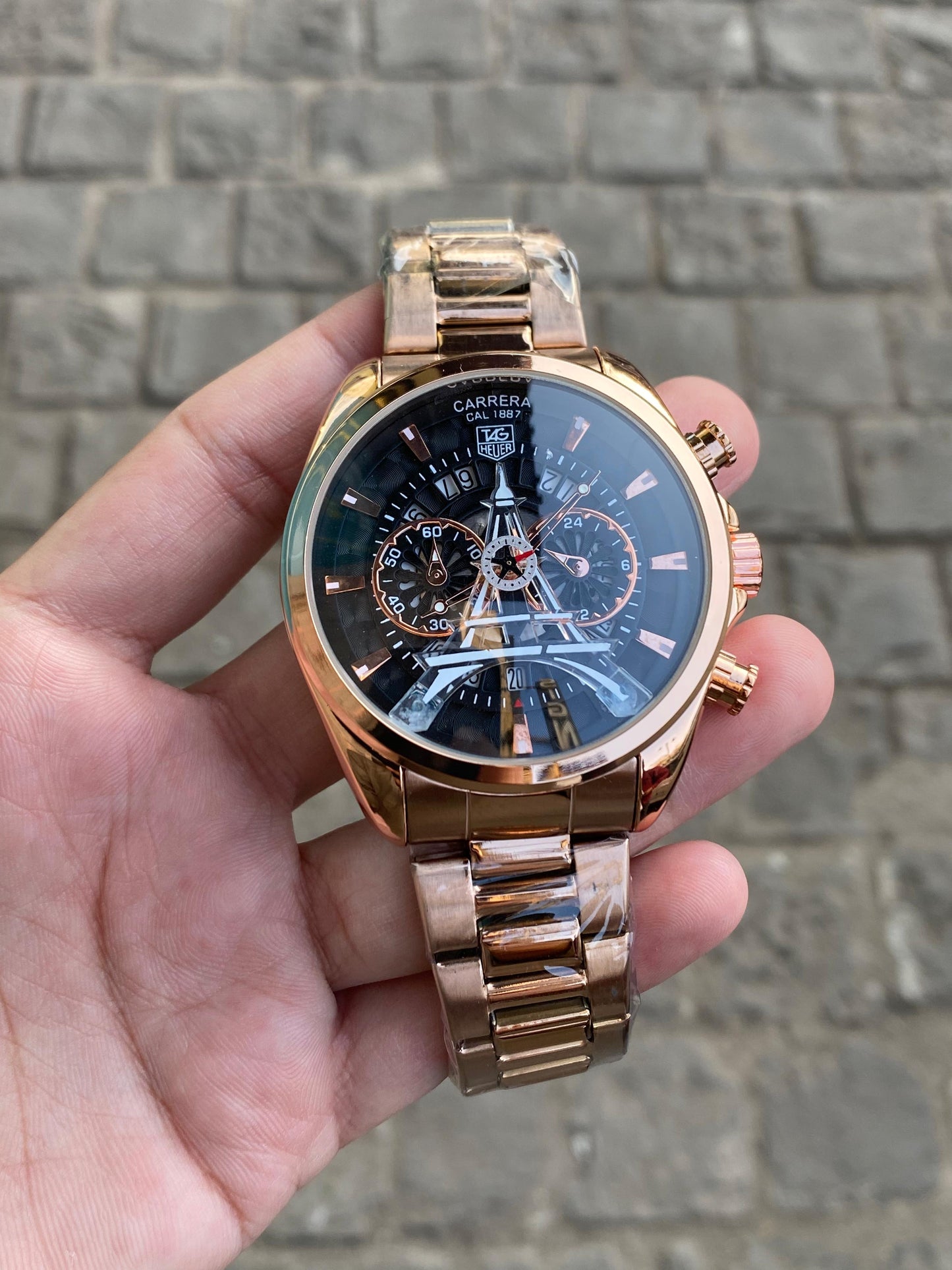 Rose Gold Black Plated Paris Round Dial Date Analog Watch For Men