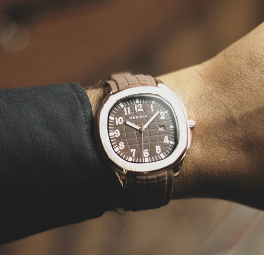Rose Gold Silicone Brown Plated Round Dial Date Analog Watch For Men