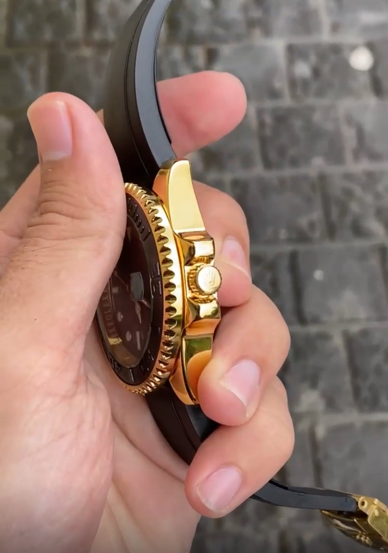 Black And Gold Case Silicon Strap Yatch Master Watch For Men